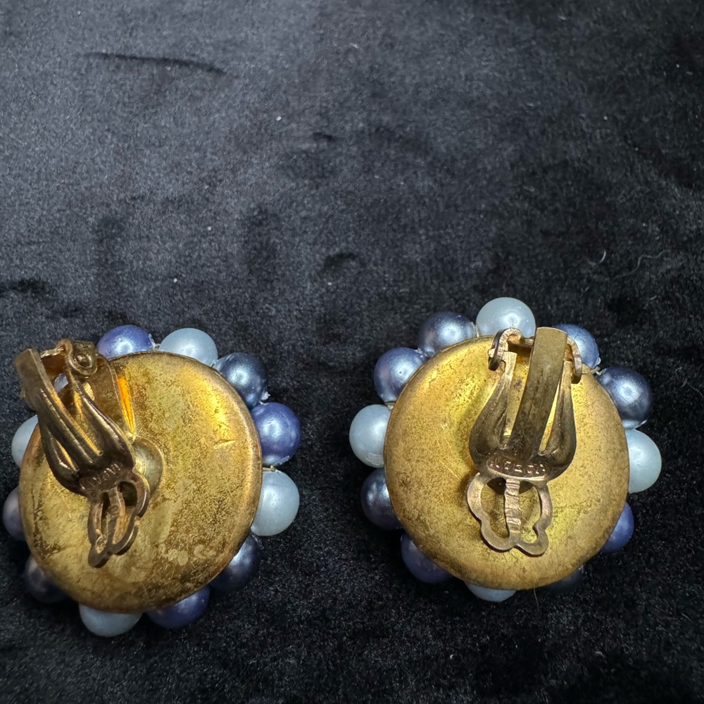 Vintage Blue Clip On Earrings - Picture 3 of 3
